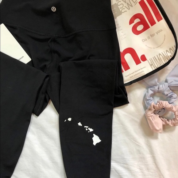 Rare Lululemon Hawaii Islands Stamped Leggings aize 8 - Picture 1 of 6
